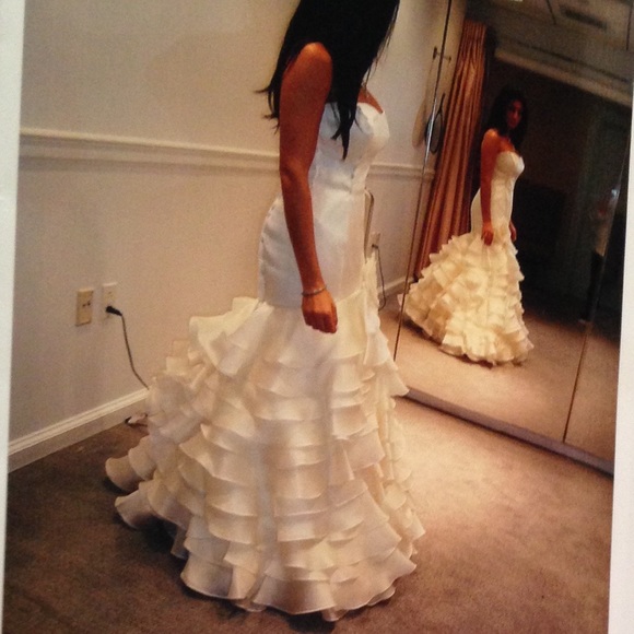 NWT Lazaro wedding gown - Never used - Picture 3 of 17